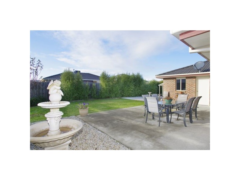 39 Meadenhall Drive, St Albans Park VIC 3219