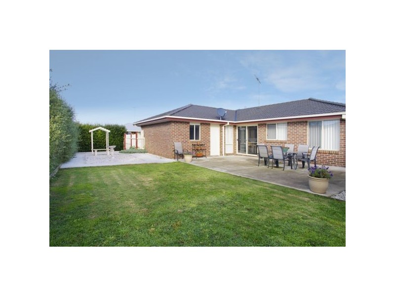 39 Meadenhall Drive, St Albans Park VIC 3219