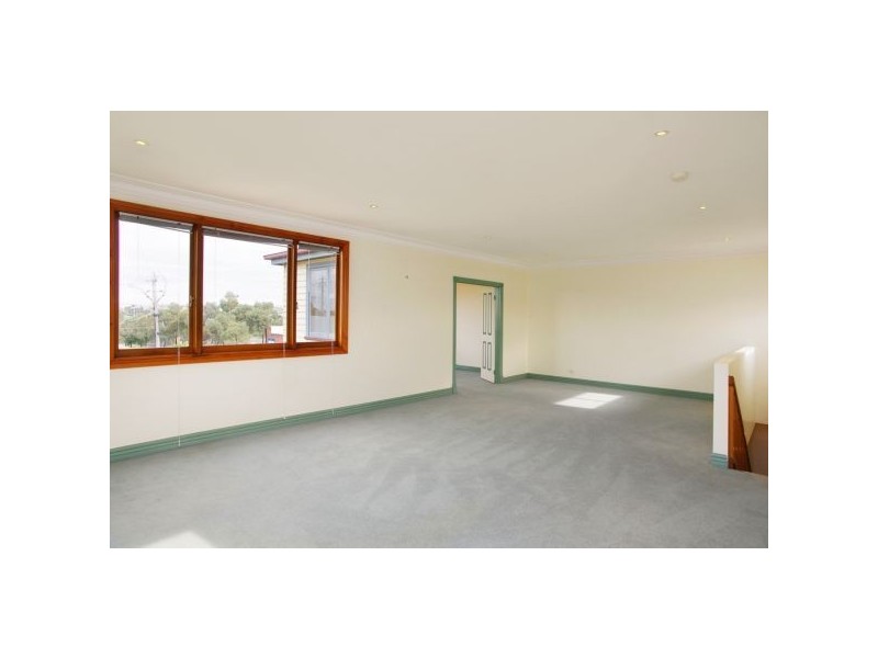 2 Walker Street, Rippleside VIC 3215