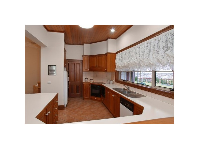 195 Bluestone Bridge Road, Lovely Banks VIC 3221