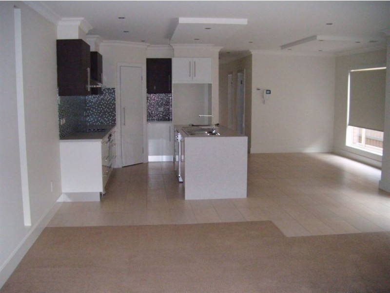 1 Nanworen Crescent, Bell Park VIC 3215