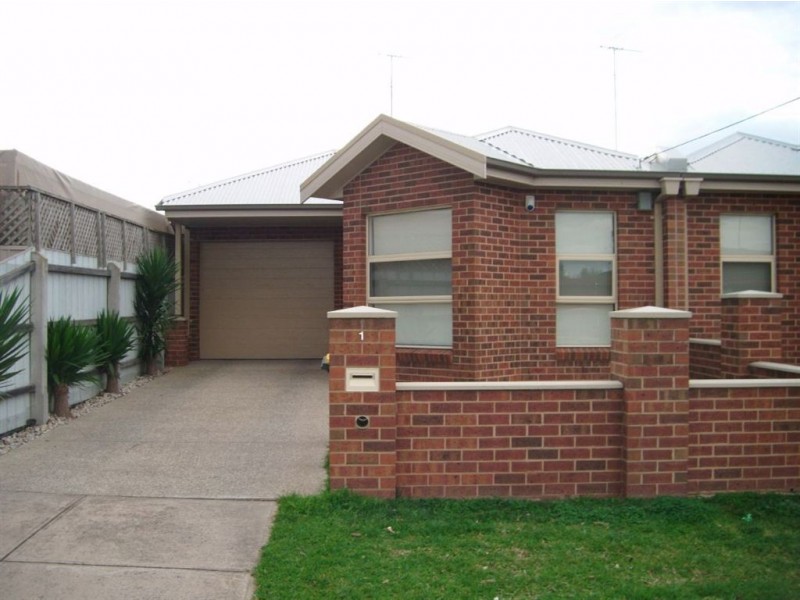 1 Nanworen Crescent, Bell Park VIC 3215