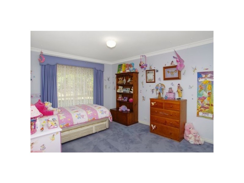 6 O’Dwyer Court, Lovely Banks VIC 3221