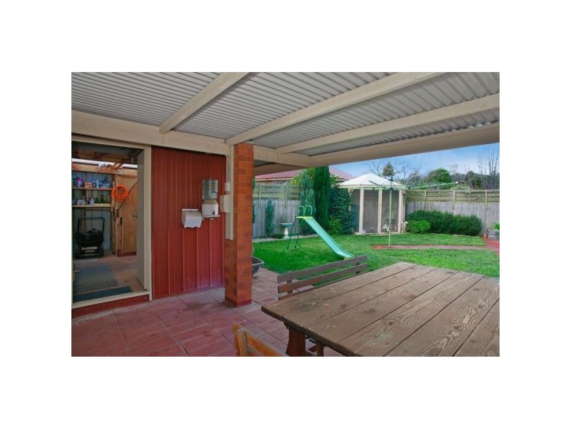 6 O’Dwyer Court, Lovely Banks VIC 3221