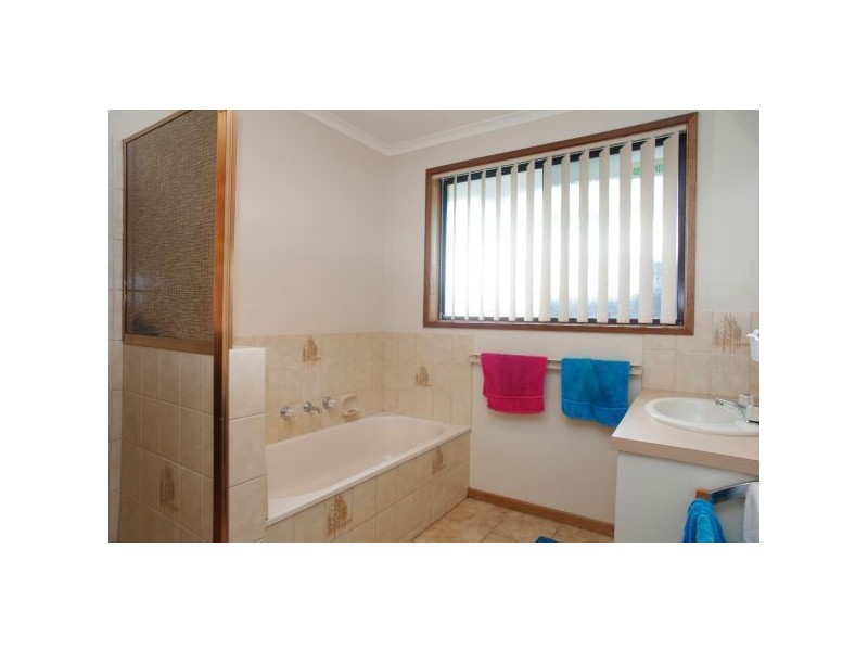 11 Wolsey Court, Corio VIC 3214