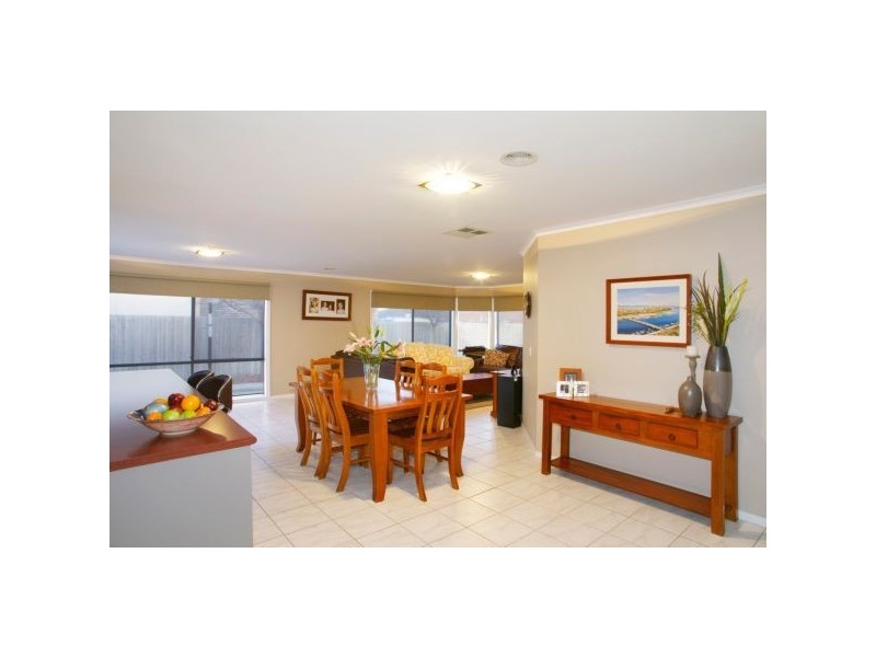 9 Viola Close, Bell Park VIC 3215