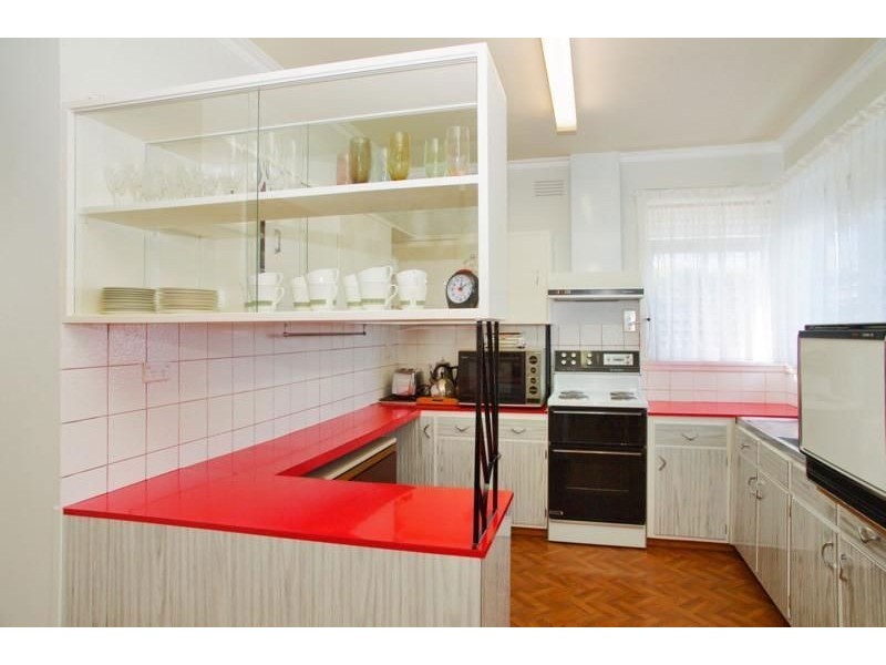 11 Alkoomi Avenue, Hamlyn Heights VIC 3215