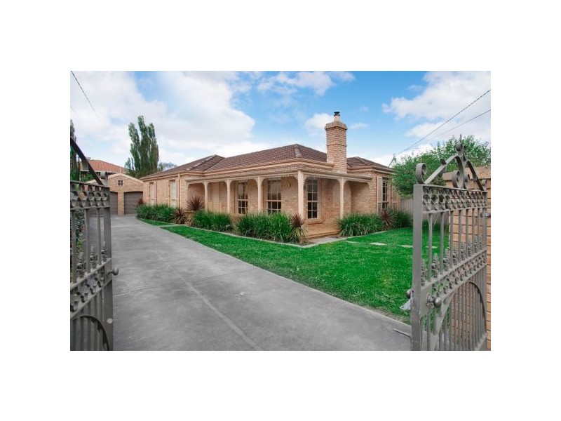 10 Wilks Street, Hamlyn Heights VIC 3215