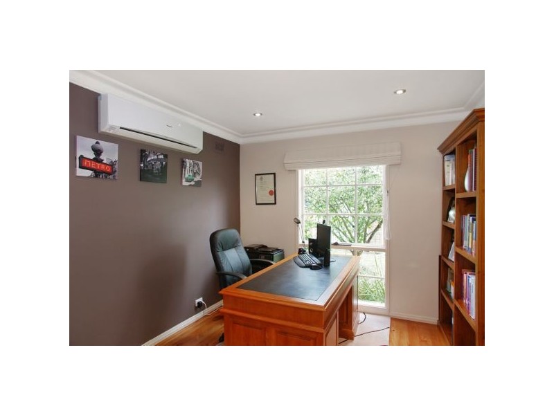 10 Wilks Street, Hamlyn Heights VIC 3215