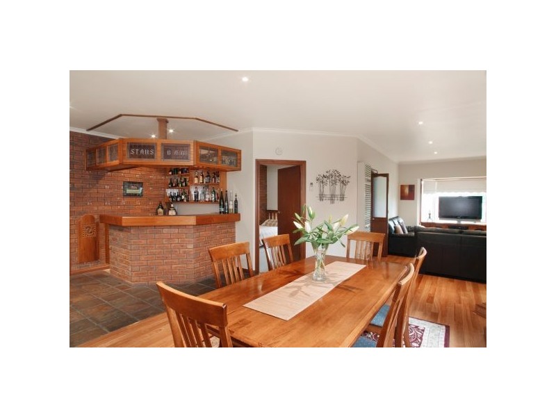 27 Leila Crescent, Bell Post Hill VIC 3215