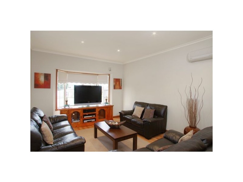 27 Leila Crescent, Bell Post Hill VIC 3215