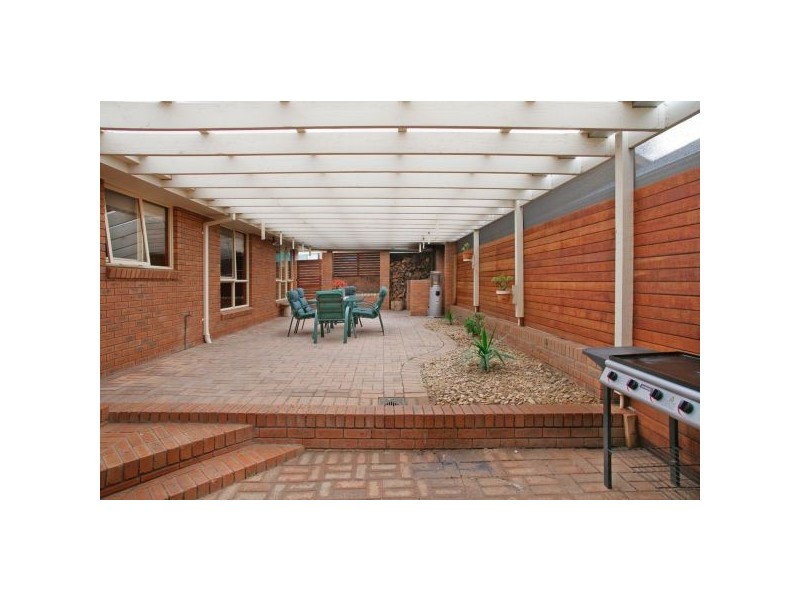 27 Leila Crescent, Bell Post Hill VIC 3215