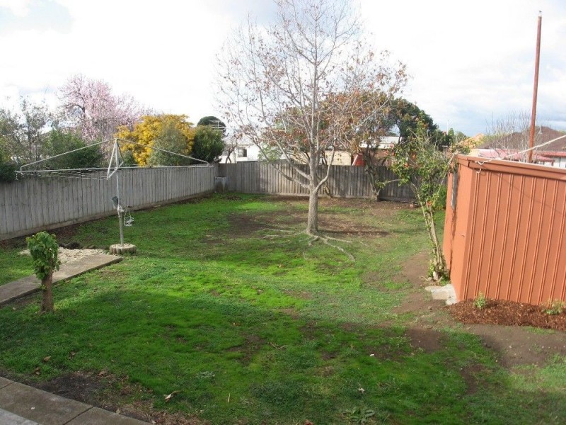 18 Maple Crescent, Bell Park VIC 3215