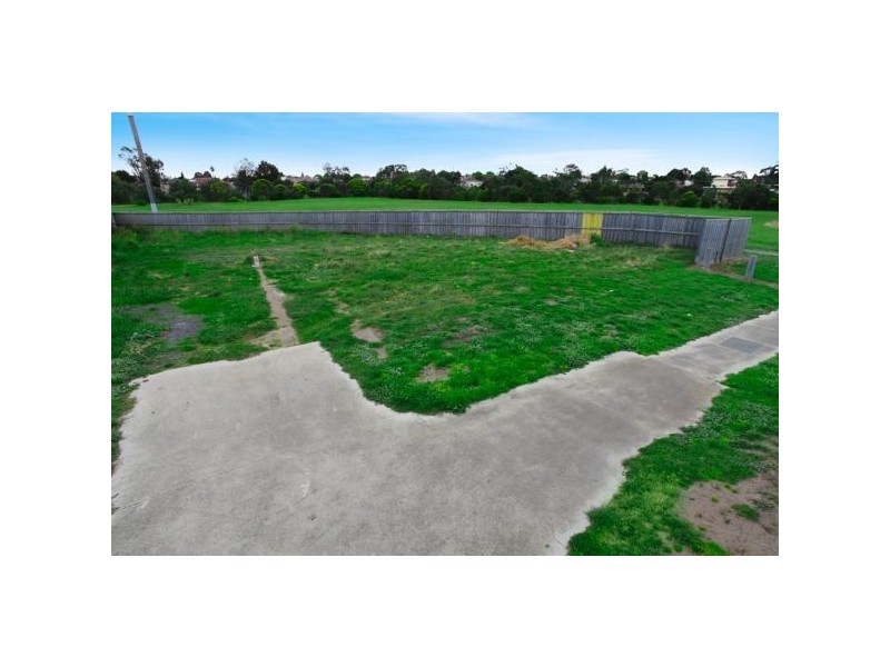 73 Malinda Crescent, Bell Park VIC 3215