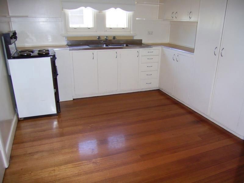 4 Vista Road, Newtown VIC 3220