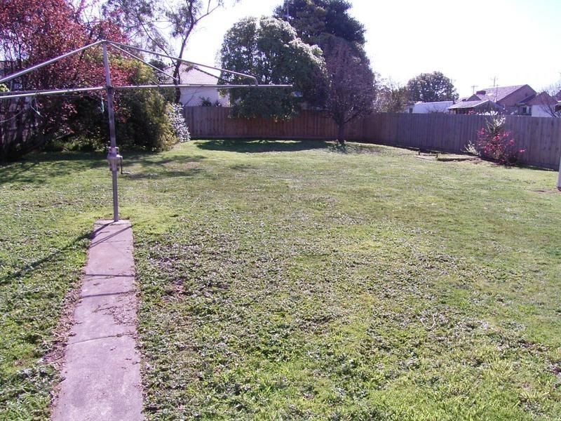 4 Vista Road, Newtown VIC 3220