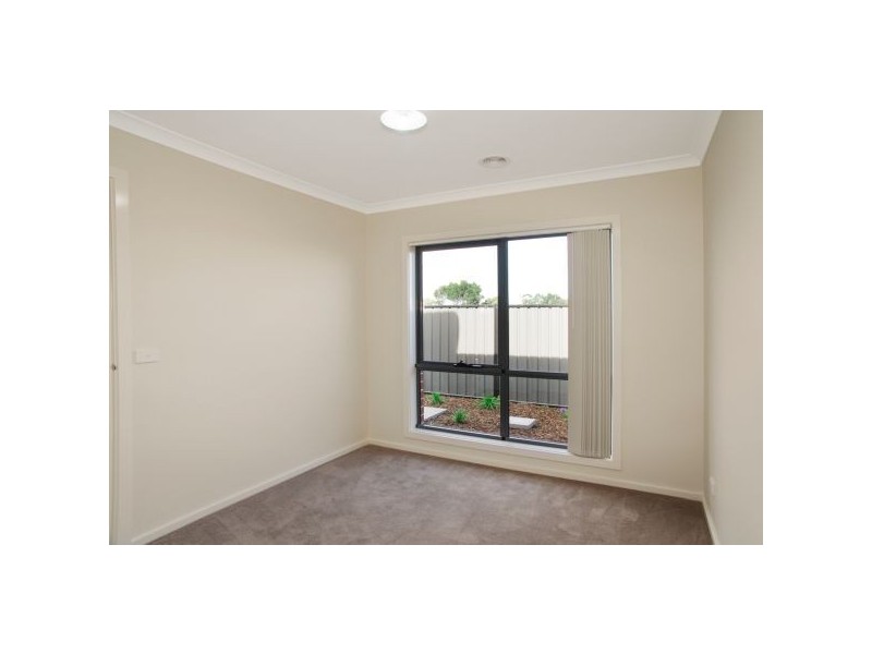 3/10 Raymond George Place, Lara VIC 3212