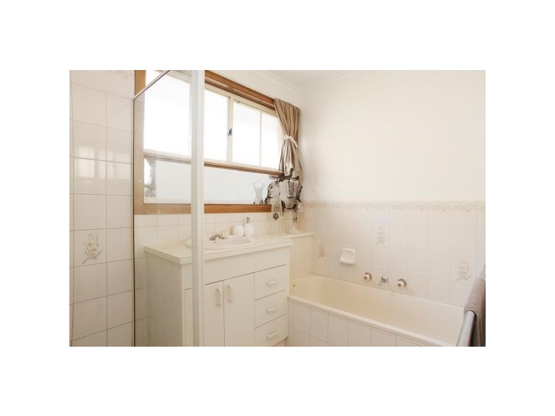 2/80 Wolseley Grove, Bell Post Hill VIC 3215