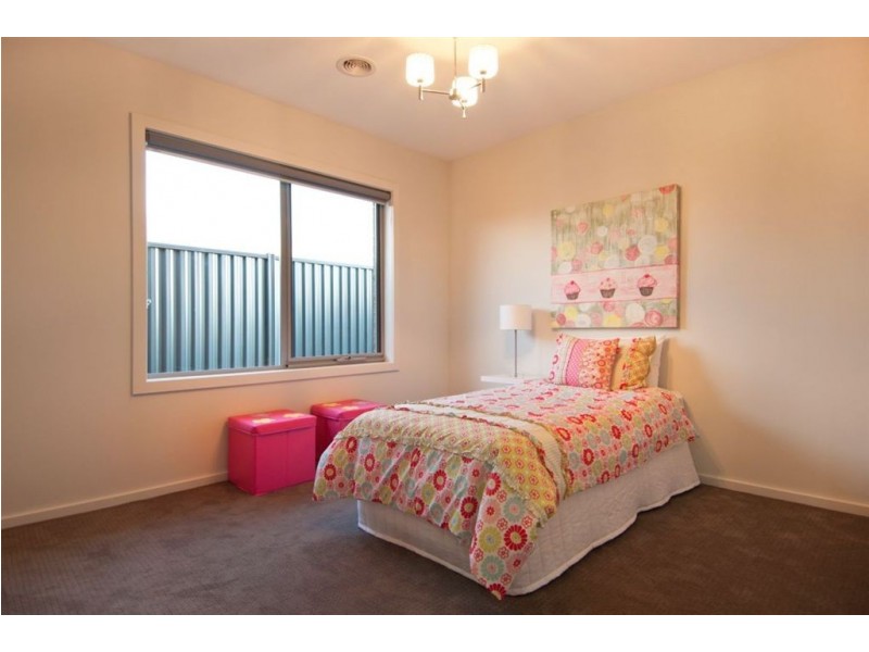 13 Springwater Drive, Lara VIC 3212