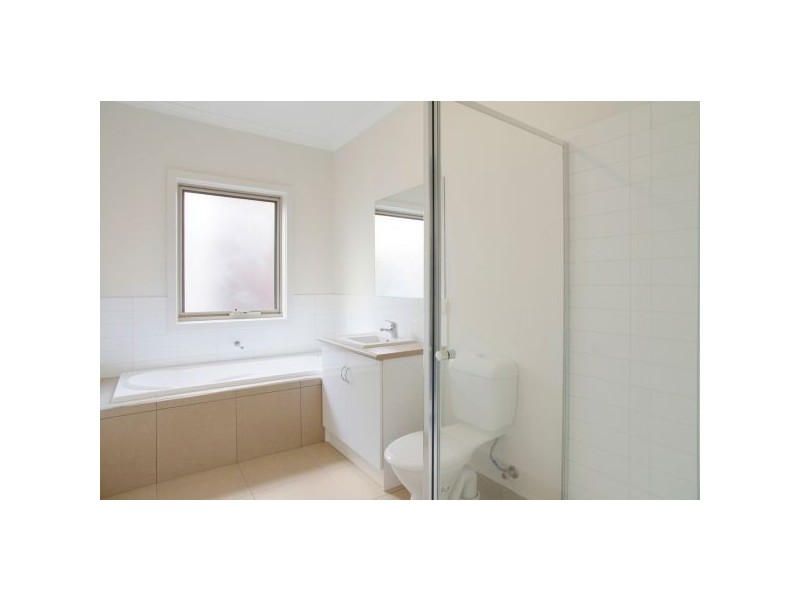 2/44 Hughes Street, Bell Park VIC 3215