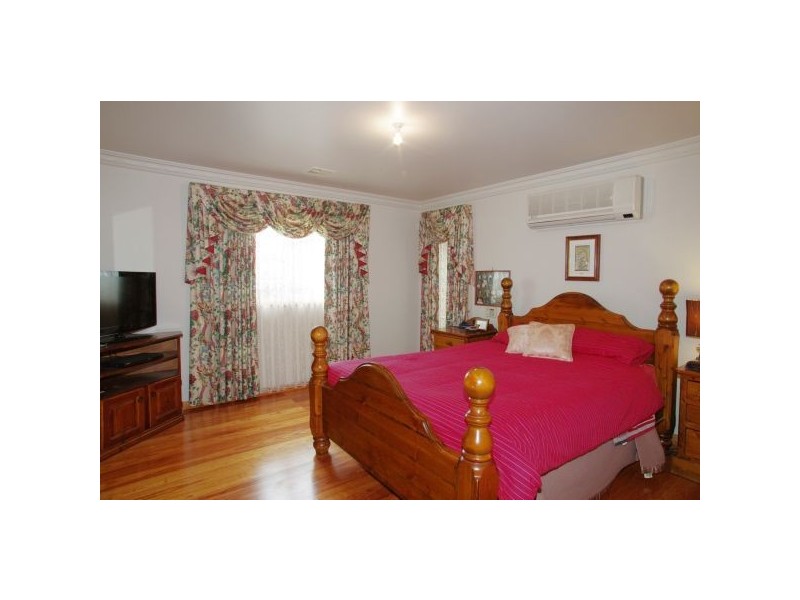 3 Cowan Court, Lovely Banks VIC 3221