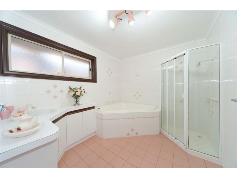 50 Leila Crescent, Bell Post Hill VIC 3215