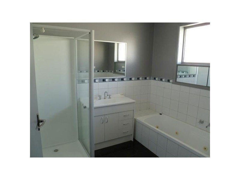 31 Deakin Street, Bell Park VIC 3215