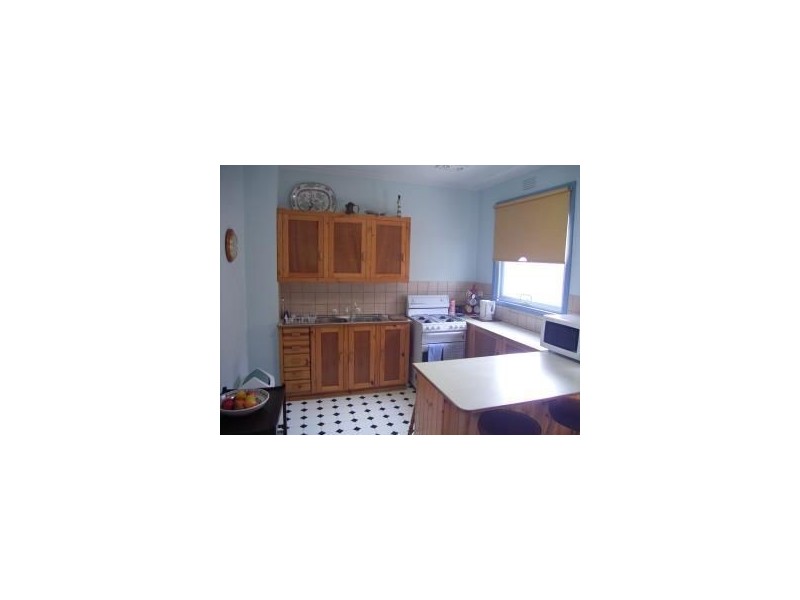 8 Neiley Street, Newtown VIC 3220