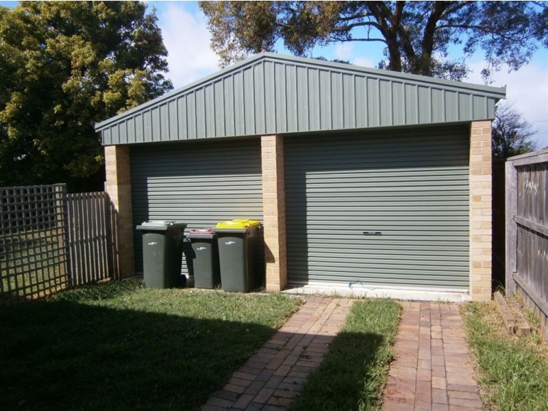 8 Neiley Street, Newtown VIC 3220