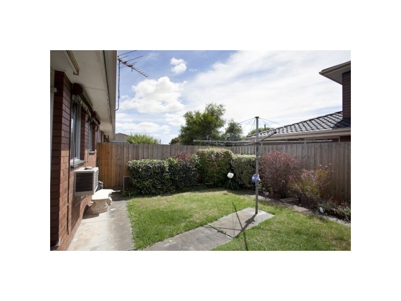 1/3 Peter Street, Bell Post Hill VIC 3215