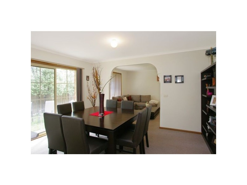 2/80 Wolseley Grove, Bell Post Hill VIC 3215