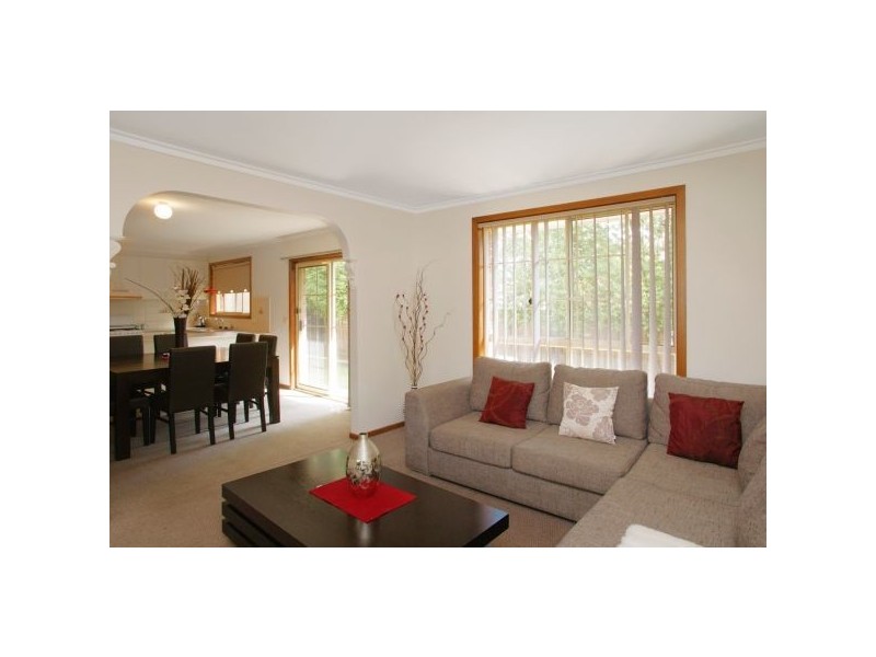 2/80 Wolseley Grove, Bell Post Hill VIC 3215