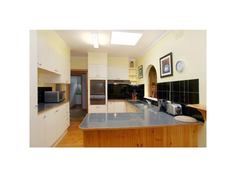 6 Willana Avenue, Hamlyn Heights VIC 3215
