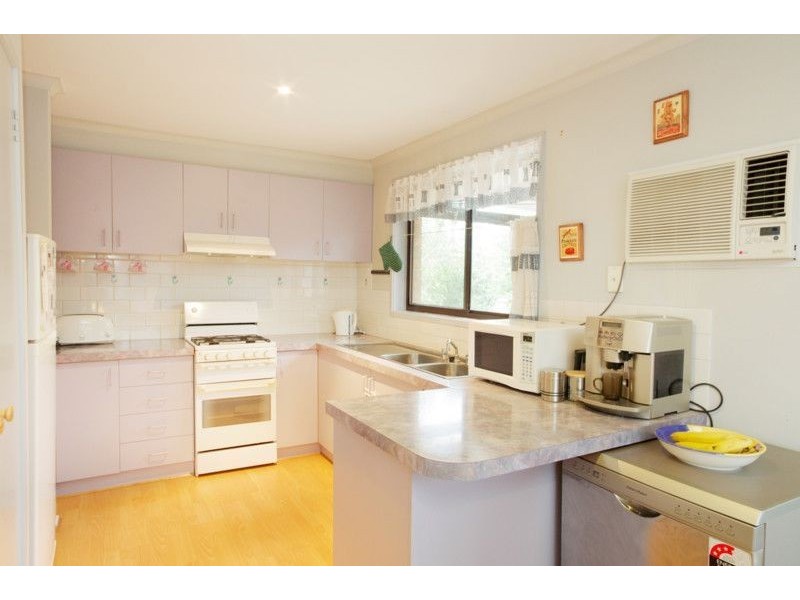 4 Karlovac Court, Bell Park VIC 3215