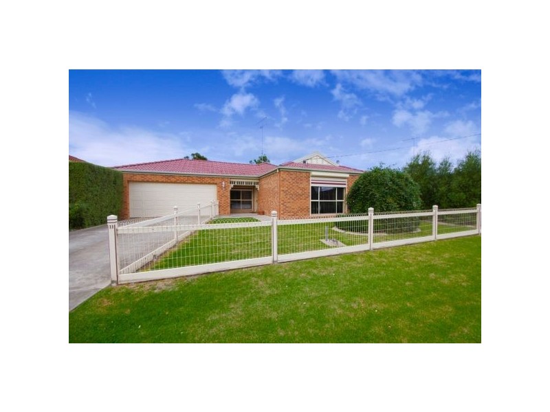 11 Shannahan Drive, Norlane VIC 3214