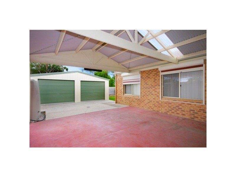11 Shannahan Drive, Norlane VIC 3214