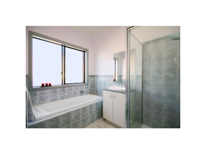 12 Rosa Court, Bell Park VIC 3215