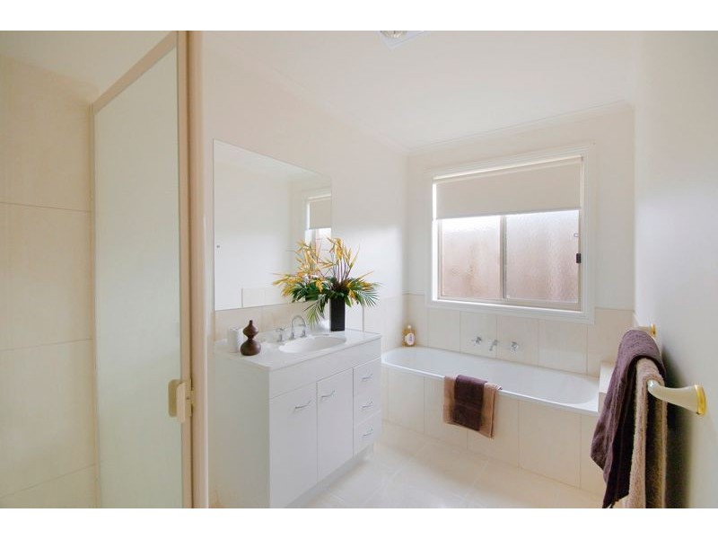 41 Newhaven Avenue, St Albans Park VIC 3219