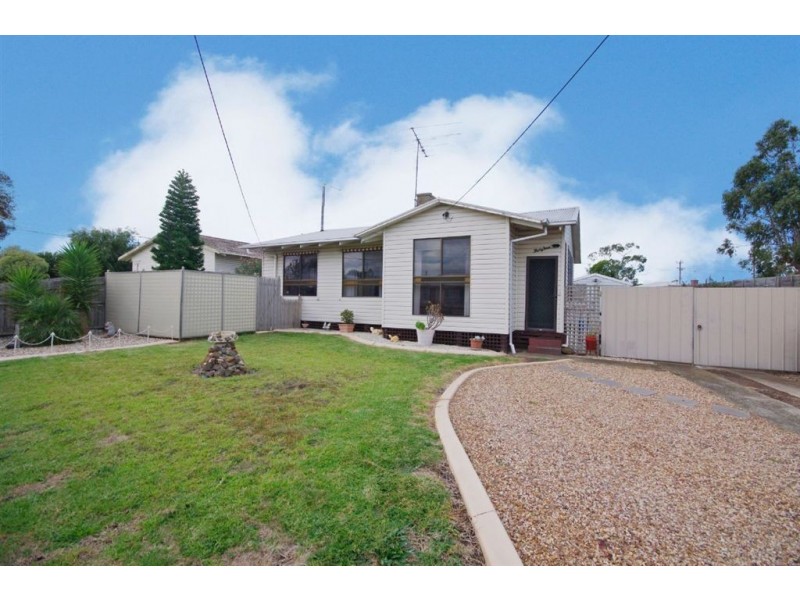 34 Waitara Grove, Norlane VIC 3214