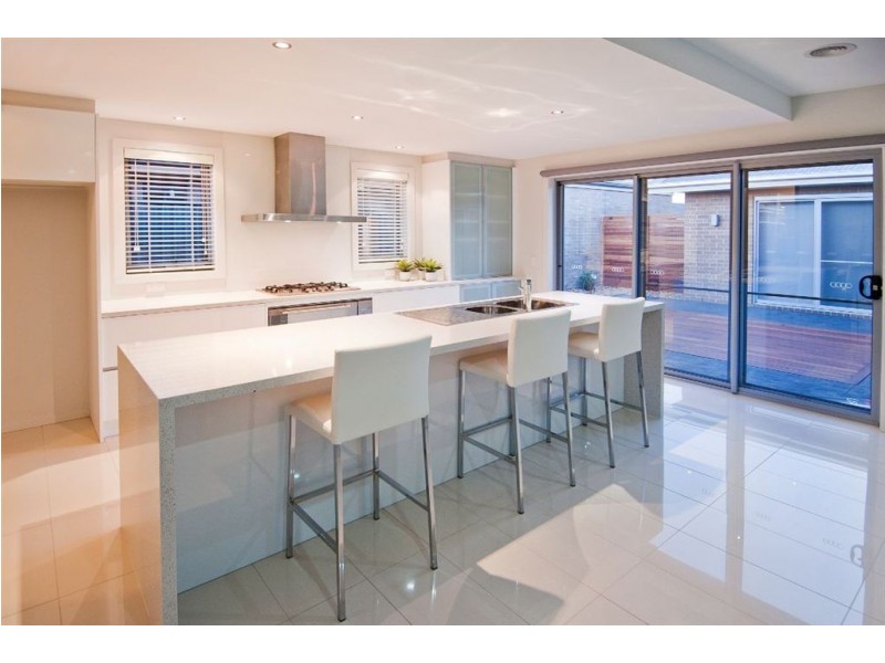 13 Springwater Drive, Lara VIC 3212