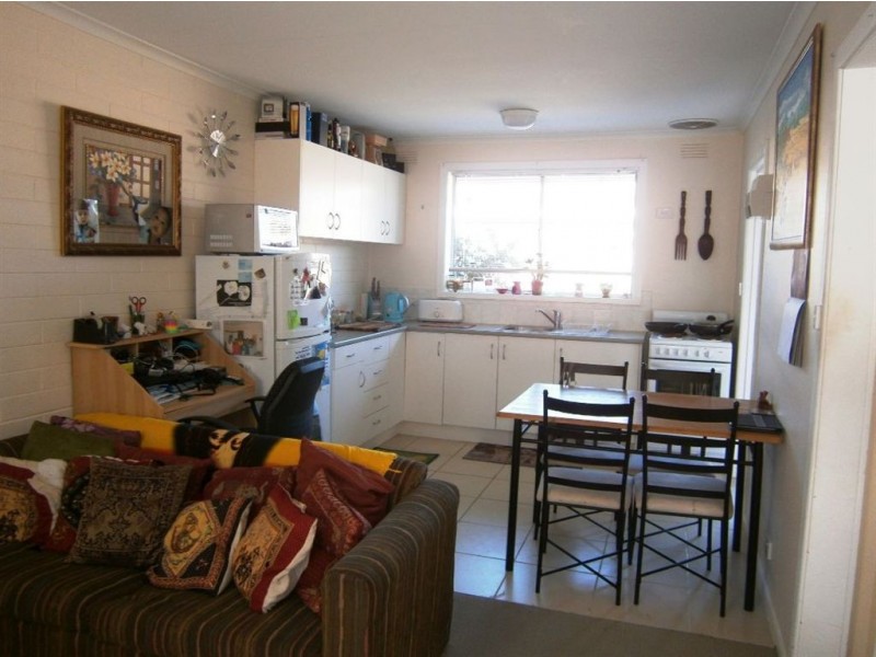 2/62 Kedleston Road, Herne Hill VIC 3218