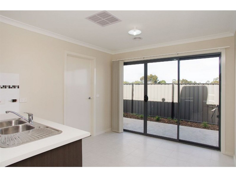 2/60 Benetti Drive, Lara VIC 3212