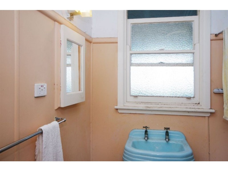 60 Bellarine Highway, Newcomb VIC 3219