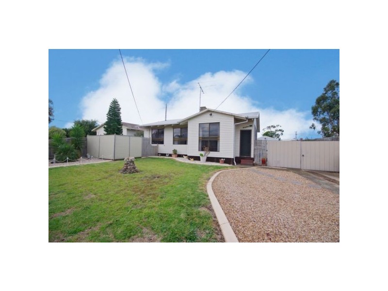 34 Waitara Grove, Norlane VIC 3214