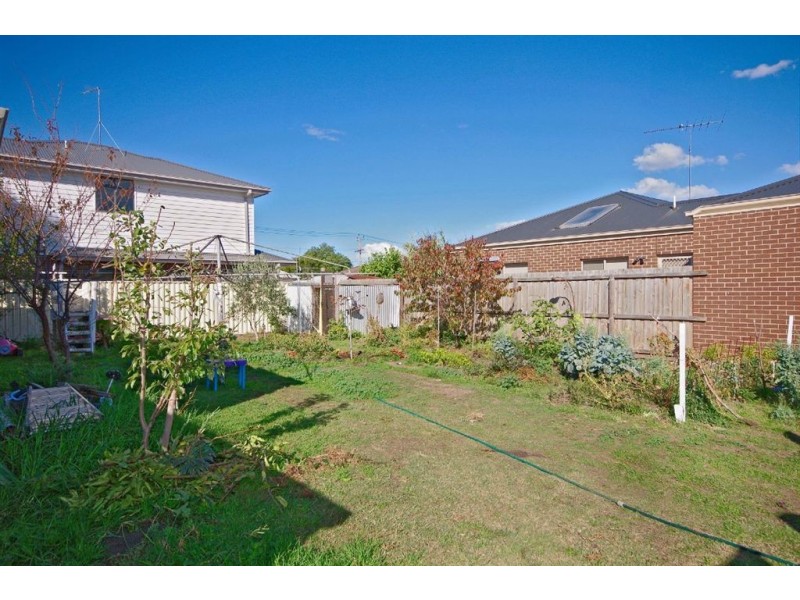 24 A Seaforth Street, North Shore VIC 3214