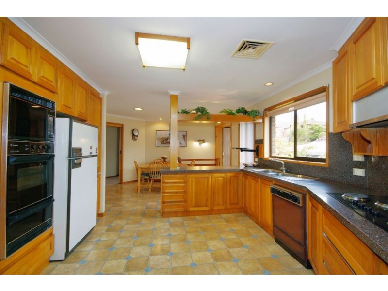 52 Leila Crescent, Bell Post Hill VIC 3215