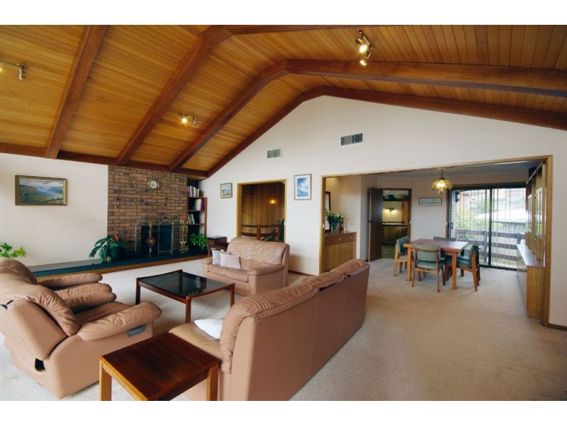 52 Leila Crescent, Bell Post Hill VIC 3215