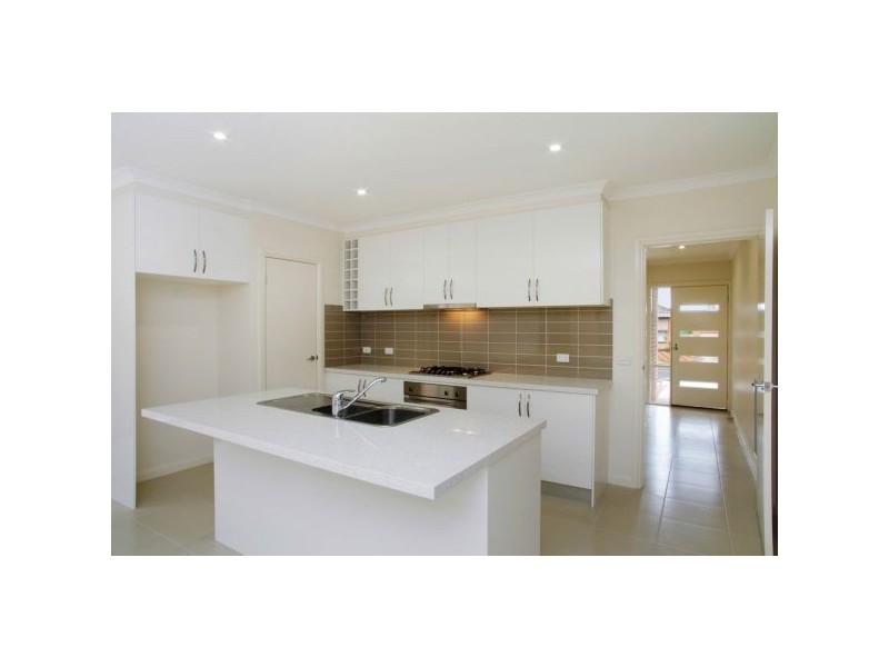 2/77 McClelland Street, Bell Park VIC 3215