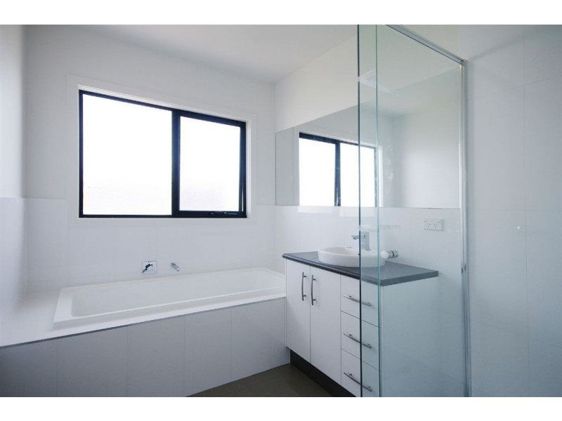 2/92 Darriwill Street, Bell Post Hill VIC 3215