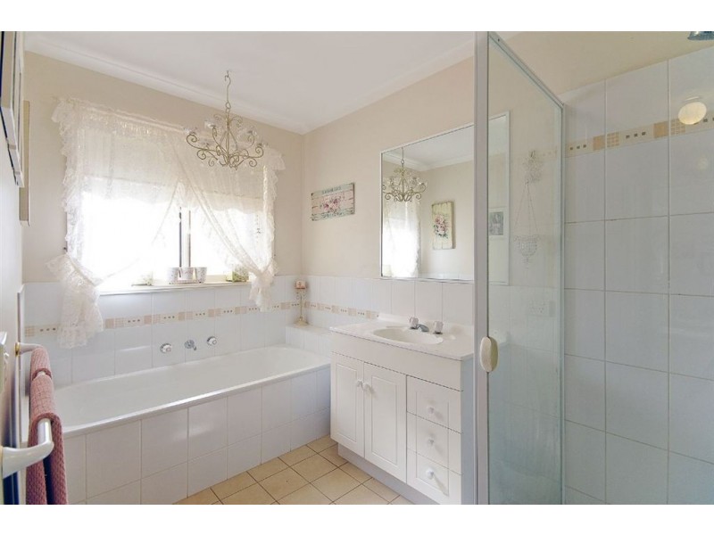 1 Mcsal Street, Lovely Banks VIC 3221